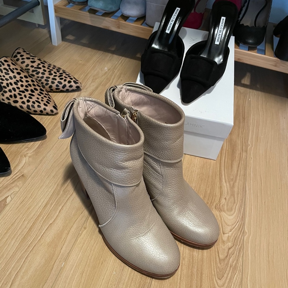 Kate Spade Beige Heeled Bow Booties 7.5